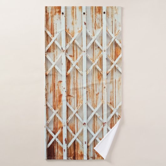 Old iron door panels are rusted. abstract, antiek. badhanddoek (Badhanddoek)