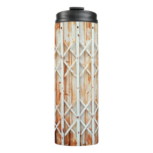 Old iron door panels are rusted. abstract, antiek. thermosbeker (Voorkant)