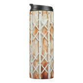 Old iron door panels are rusted. abstract, antiek. thermosbeker (Geroteerd rechts)