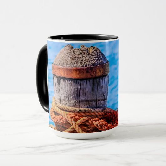 Old Mooring Bollard Mok (Voorkant links)