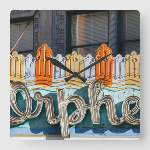 Old Movie Marquee Wall klok