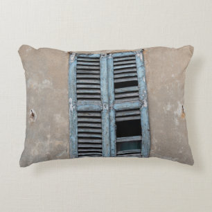 Old ruined wooden window of old houseancier, antiq accent kussen