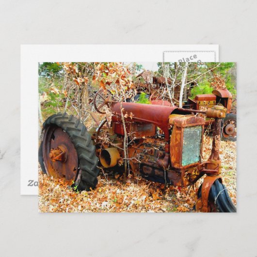 Old Rustic Boerderij Tractor in Junk Yard Briefkaart (Voorkant / Achterkant)