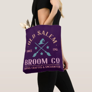 Old Salem Broom Co betoverd sinds 1742 Halloween Tote Bag