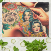 Old School Tattoo Pin-up Theedoek (Gevouwen)