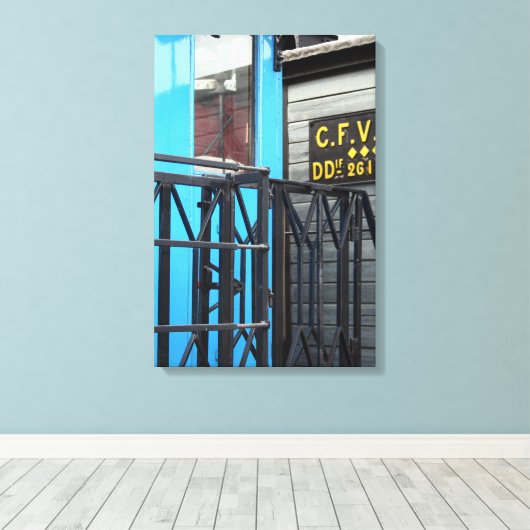 Old Steam Train Le Mastrou Blue Wagon Canvas (Insitu (Houten vloer))