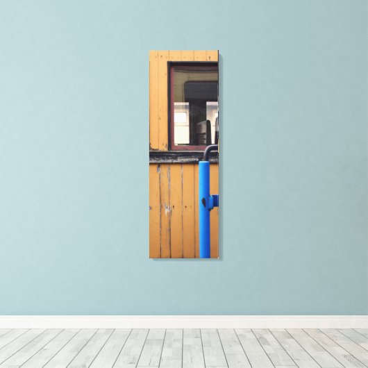 Old Steam Train Le Mastrou Yellow Wagon 12x36 Canvas Afdruk (Insitu (Houten vloer))