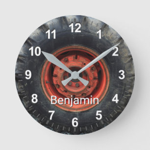 Old Tractor Tire Ronde Klok