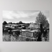 Old Trucks Junkyard Poster (Voorkant)