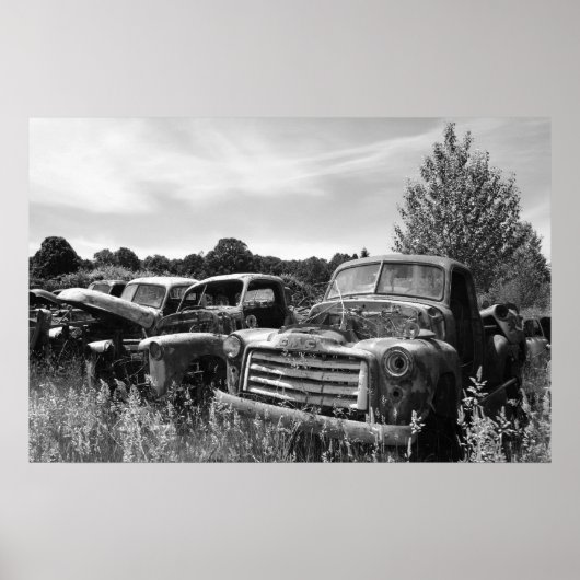 Old Trucks Junkyard Poster (Voorkant)