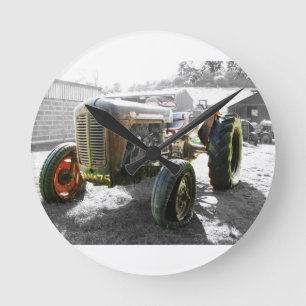 Old Vintage Tractor farm machinery Ronde Klok
