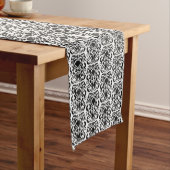 Old World Damask Black op White Medium Tafelloper (Voorbeeld)