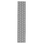 Old World Damask White op zwart Medium Tafelloper (Voorkant)