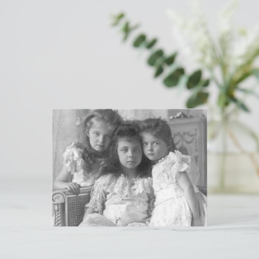Olga en Tatiana van Rusland met Elisabeth van Hess Briefkaart (Staand voorkant)
