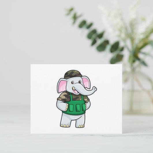 Olifant als soldaat met uniform & helm briefkaart (Staand voorkant)