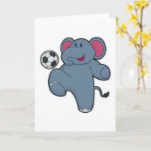 Olifant als voetballer met voetbal kaart (Gele Bloem)