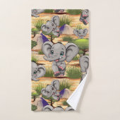 Olifant Baby springt vrolijk in Afrikaanse savanne Bad Handdoek (Handdoek)