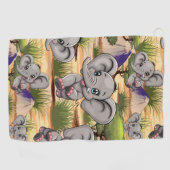 Olifant Baby springt vrolijk in Afrikaanse savanne Golfhanddoek (Horizontaal)