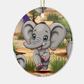 Olifant Baby springt vrolijk in Afrikaanse savanne Keramisch Ornament (Links)