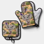 Olifant Baby springt vrolijk in Afrikaanse savanne Ovenwant & Pannenlap Set (Voorkant / Achterkant)