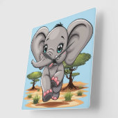 Olifant Baby springt vrolijk in Afrikaanse savanne Vierkante Klok (Hoek)