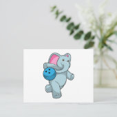 Olifant bij Bowling met Bowlingbal Briefkaart (Staand voorkant)