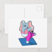 Olifant bij yogaoefeningen in staande houding briefkaart (Voorkant / Achterkant)