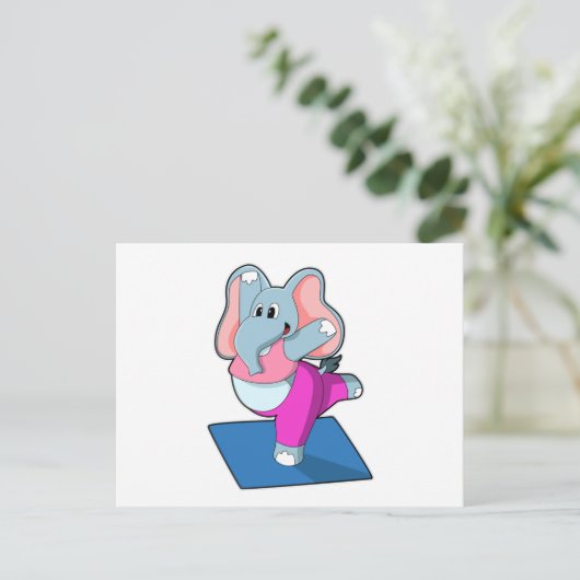 Olifant bij yogarekoefeningen in staande positie briefkaart (Staand voorkant)
