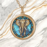 Olifant Blue Mozaïek Glas in lood Goud Vergulden Ketting<br><div class="desc">Op dit bijzondere ketting staat een afbeelding van een grijsbruine olifant die naar de kijker loopt met een blauw mozaïek gebrandschilderde glazen achtergrond. Een  ontwerprand voegt elegantie toe aan de omtrek. Zorg ervoor dat je de bijpassende oorbellen en sleutelhanger in onze winkel ziet.</div>