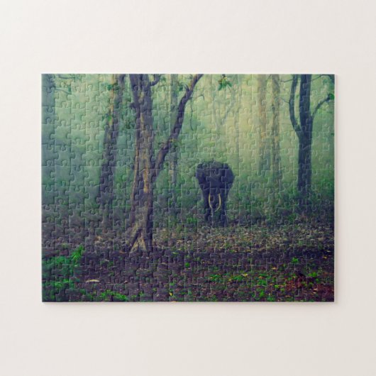 Olifant in het bos. legpuzzel (Horizontaal)