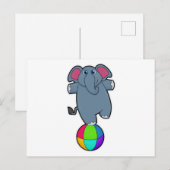Olifant in het circus met circusbal briefkaart (Voorkant / Achterkant)