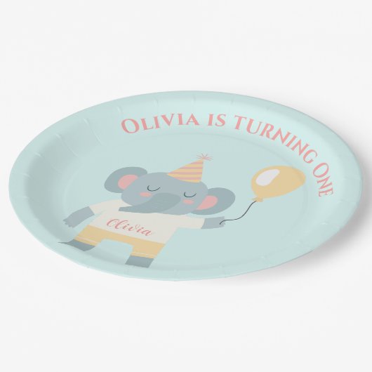 Olifant met een pet en een ballonverjaardagsfeestj papieren bordje (Gekanteld)