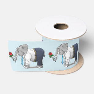 Olifant met een romantische roos satijnen lint
