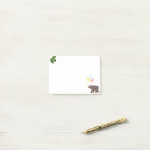 Olifant met feestballonnen en laurierbladeren post-it® notes (Op bureau)