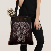 , olifant met Tas (Dichtbij)
