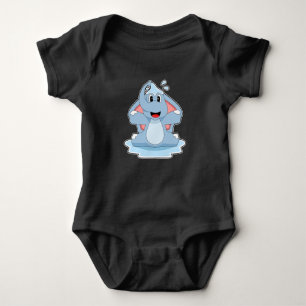 Olifant spattend water romper