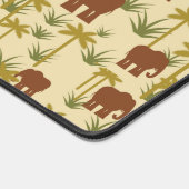 Olifanten en palmen in camouflage bureaumat (Hoek)