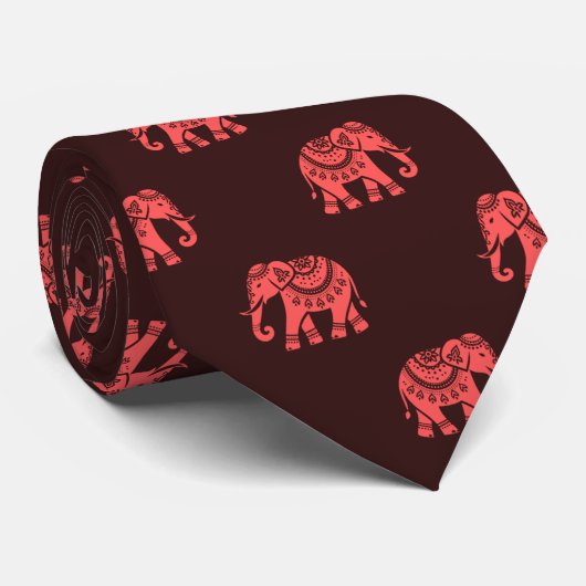 Olifanten in het rood gekleed (in het donker) stropdas (Opgerold)
