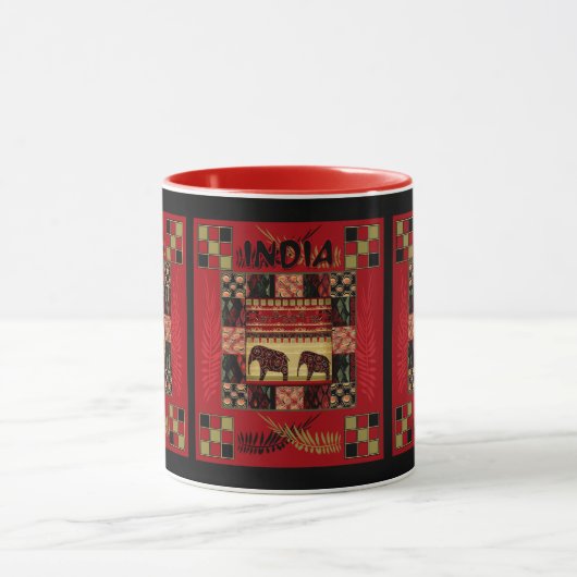 Olifanten met Indiase etnische patchwork  Mok (Midden)