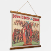 Olifanten optreden met vrouwen en trainers. hangend wandkleed (Gebogen)