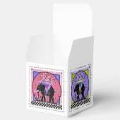 Olifantenparade in geel, aqua, roze en lavendel bedankdoosjes (Geopend)