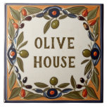Olijf Custom House Name Bord Plaqueteken Tegeltje<br><div class="desc">"Custom House Name bord", "Personalized House Name Plaque", "Personal Customized Text Sign", "Olive boerderij Casa Ceramic tegel", "Mediterranean Green Olive Fruit", " Yellow Farmer Art", "Traditional Summer Vacation natuur", "Achternaam familienaam", "Farm Holiday Home Signage", "Decorative Rustic Farming Villa"</div>