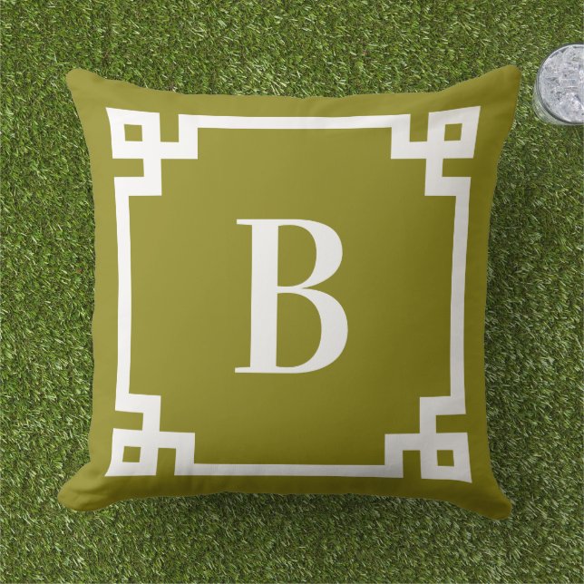 Olijf en witte Griekse sleutelrand monogram Buitenkussen (Gras)