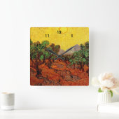 Olijfbomen met gele hemel en zon vierkante klok (Huis)