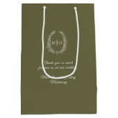 Olijfgroen blad ovale krans monogram bruiloft medium cadeauzakje (Achterkant)