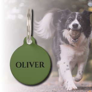 Olijfgroen en minimalistische zwarte naam huisdierpenning