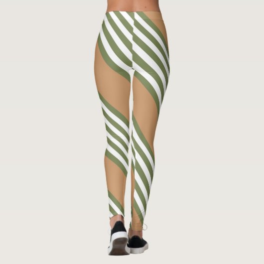 Olijfgroen en wit, vijf strippen, geelbruin leggings (Achterkant)