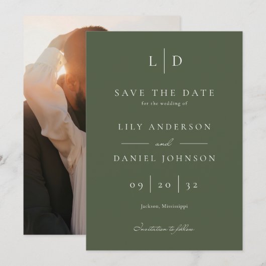 Olijfgroen minimalistisch monogram foto bruiloft save the date (Voorkant / Achterkant)