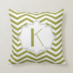 Olijfgroen, wit chevron zigzag patroon kussen