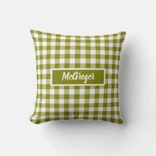 Olijfgroene geruite gingham kussen met personalisa